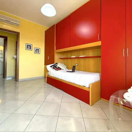 Apartment Homeby, Casa Cartesio Milan
