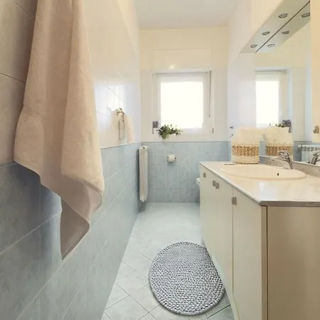 Apartment Homeby, Casa Cartesio Milan