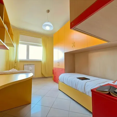 Homeby, Casa Cartesio Apartment *