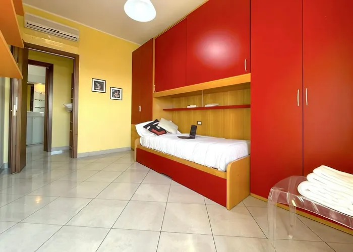Daire Homeby, Casa Cartesio Milano