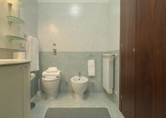 Daire Homeby, Casa Cartesio *