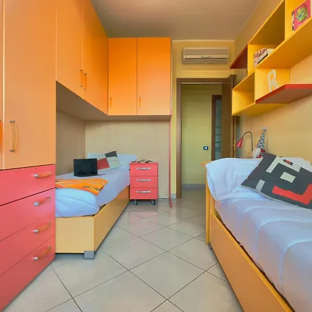 Homeby, Casa Cartesio Апартаменты *